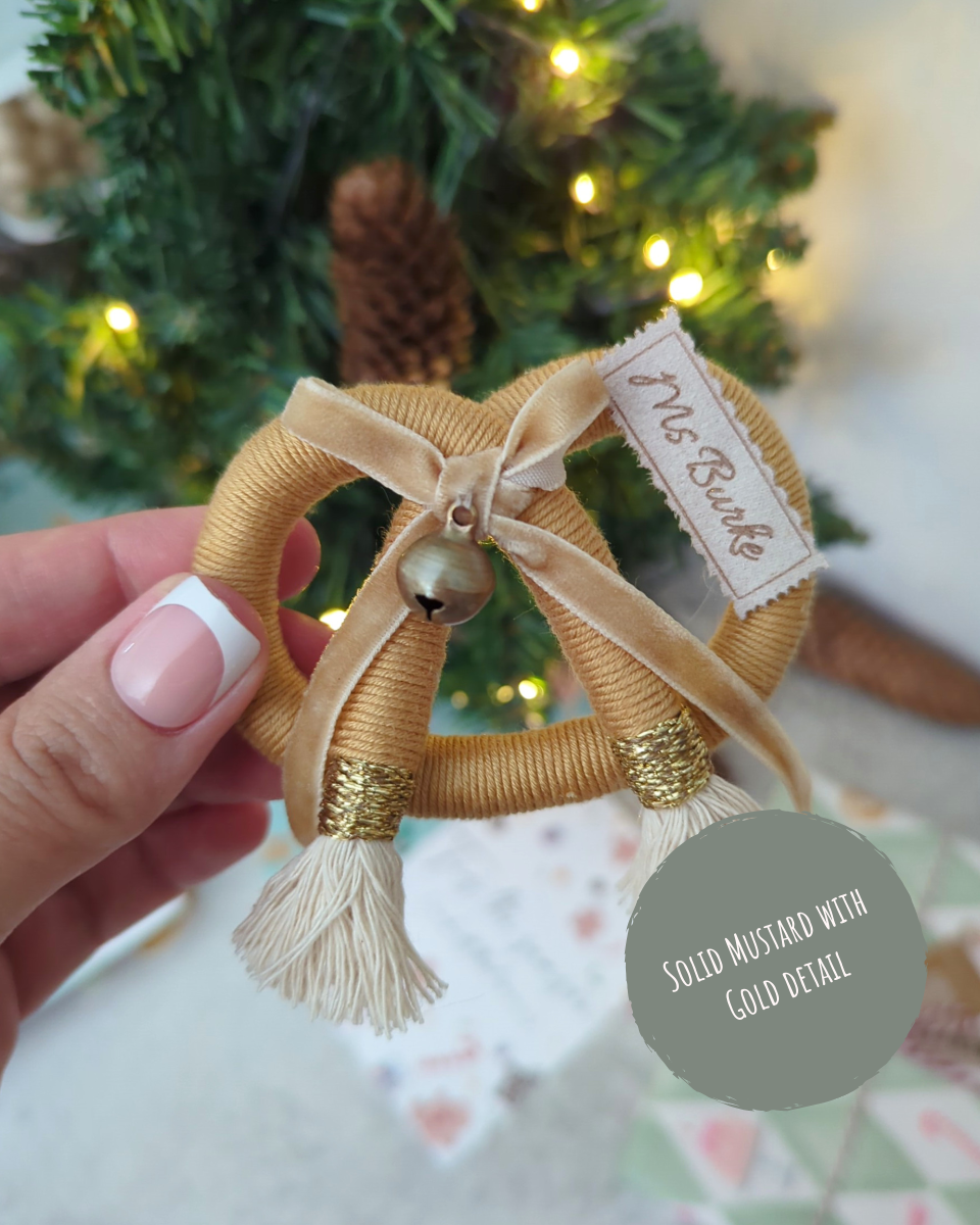 - PRETZEL ORNAMENT - 🥨 Personalised